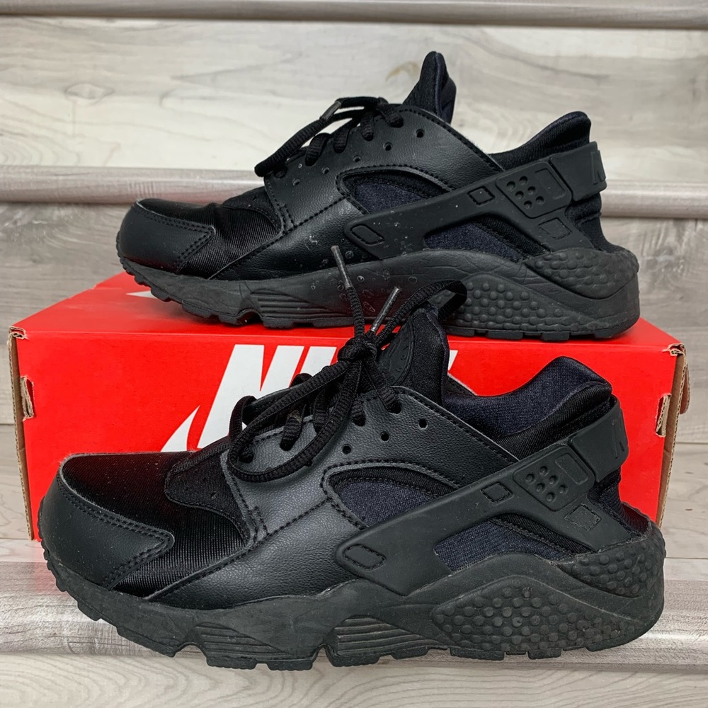 NIKE Huaraches- black